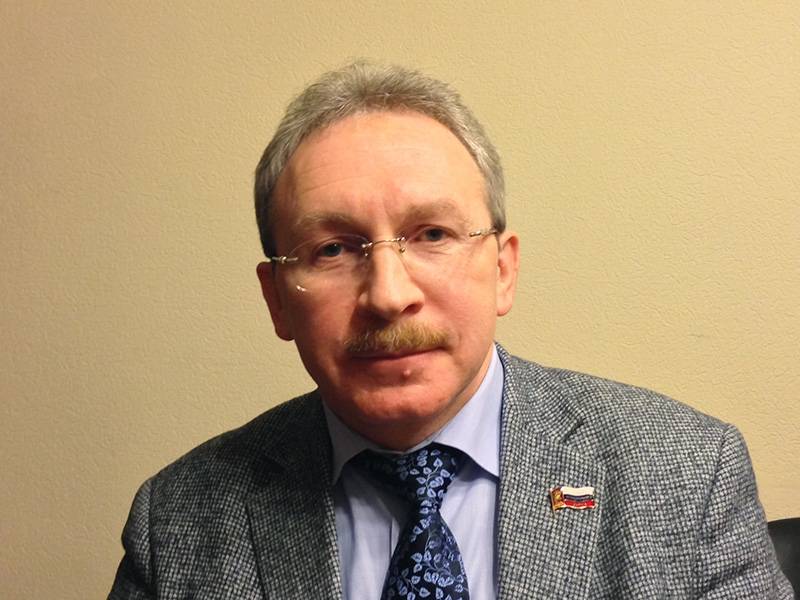 Политолог Макаренко назвал президента США Байдена говорящей куклой Политолог Макаренко назвал президента США Байдена говорящей куклой