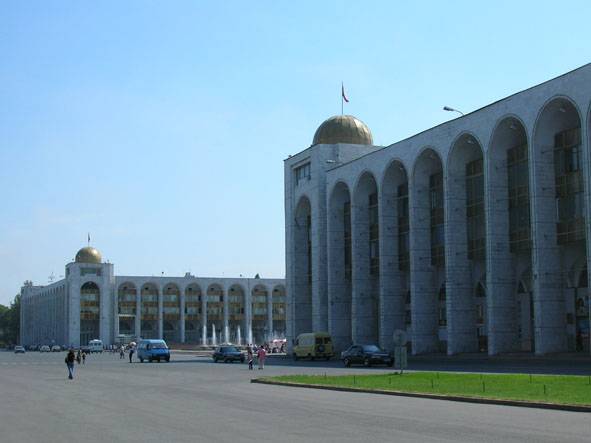 Бишкек решил бороться с русским Донбассом из-за угла