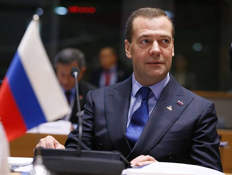 Медведев сделал Берлину прозрачный намек: Ваш парламент ждет судьба Рейхстага Медведев сделал Берлину прозрачный намек: Ваш парламент ждет судьба Рейхстага