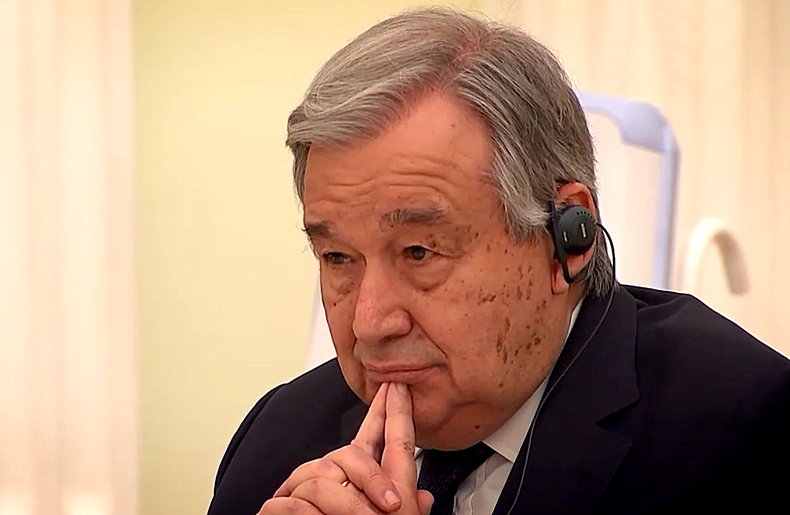Нервное поведение генсека ООН на встрече с Путиным попало на видео Нервное поведение генсека ООН на встрече с Путиным попало на видео