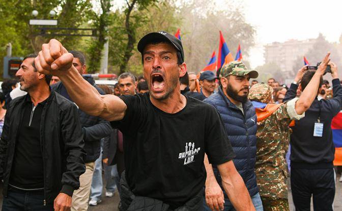 Армянский бунт, бессмысленный и беспощадный Армянский бунт, бессмысленный и беспощадный