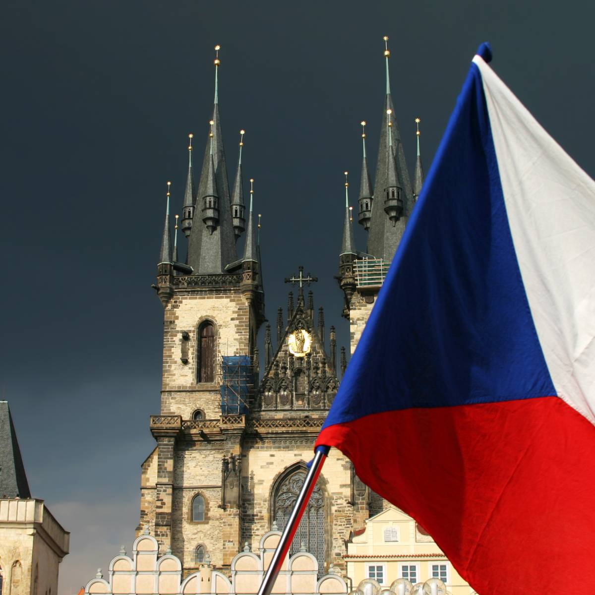 Чехия придумывает «российские военные преступления» на Украине