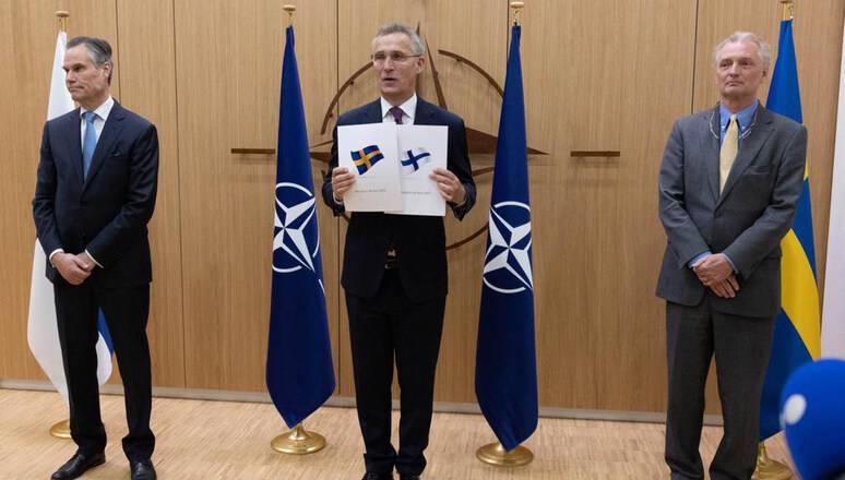 Шведский король назвал инициативу о вступлении страны в НАТО «историческим выбором»