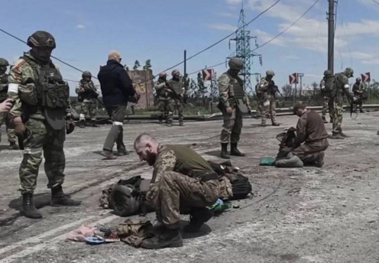Сдача террористов «Азoва» и метания киевской пропаганды