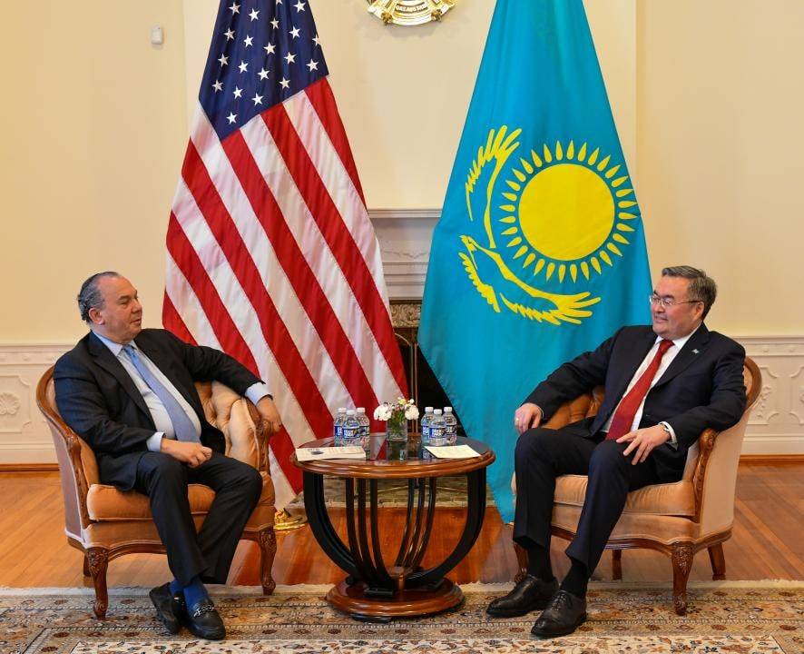 Казахстан предает Россию и укрепляет стратегическое партнерство с США