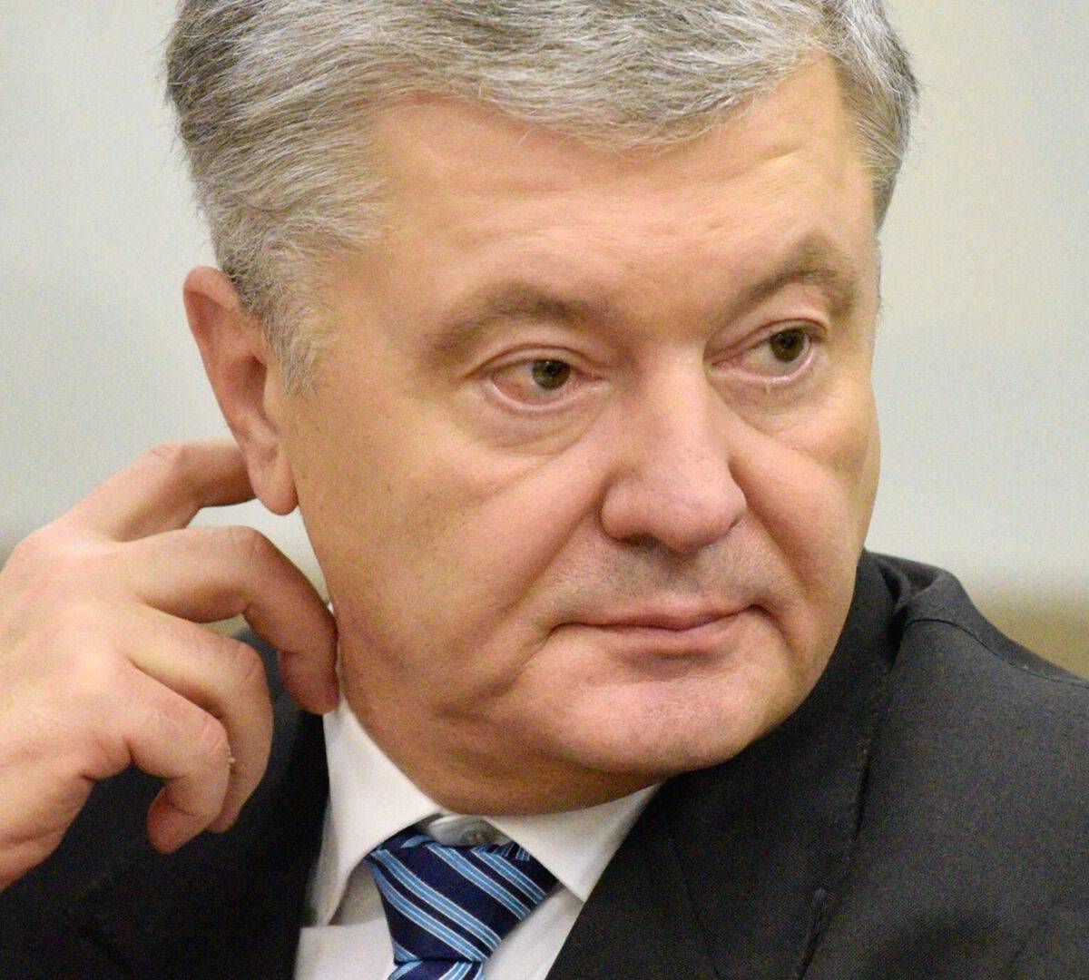 «Компромат на всех»: что помогло Порошенко сбежать из Украины «Компромат на всех»: что помогло Порошенко сбежать из Украины