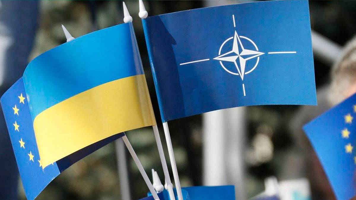 В Киеве предложили НАТО признать Украину де-факто членом альянса В Киеве предложили НАТО признать Украину де-факто членом альянса