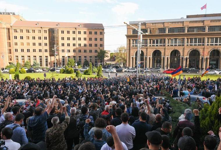 Протестный май в Армении: убрать Пашиняна у оппозиции не получается