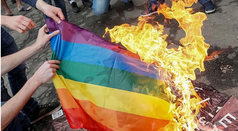 Иноагенты ведут ЛГБТ-пропаганду среди несовершеннолетних несмотря на запрет