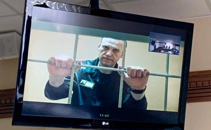 С общего на строгий: Навальный меняет «место пребывания» С общего на строгий: Навальный меняет «место пребывания»