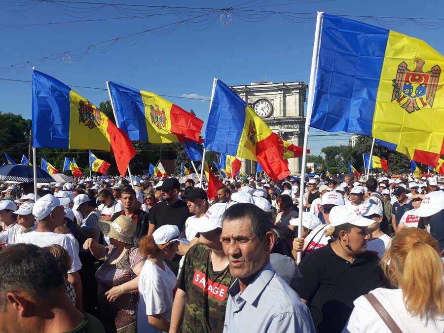 Фермеры в РМ выходят на протесты, не веря в проевропейское правительство Фермеры в РМ выходят на протесты, не веря в проевропейское правительство