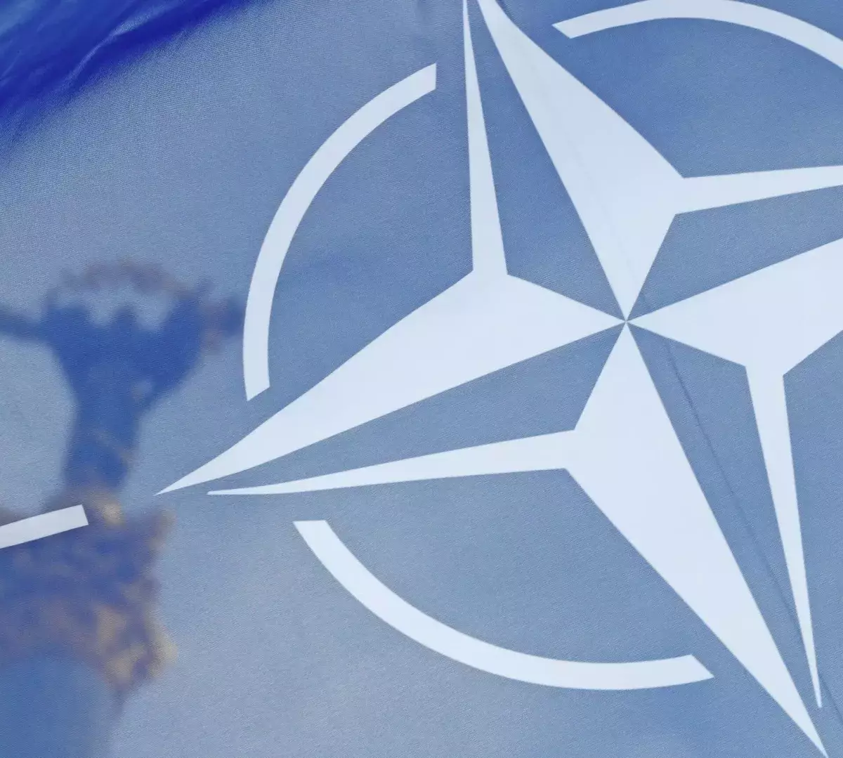 Россия, Китай и другие угрозы: западные эксперты о новой стратегии НАТО