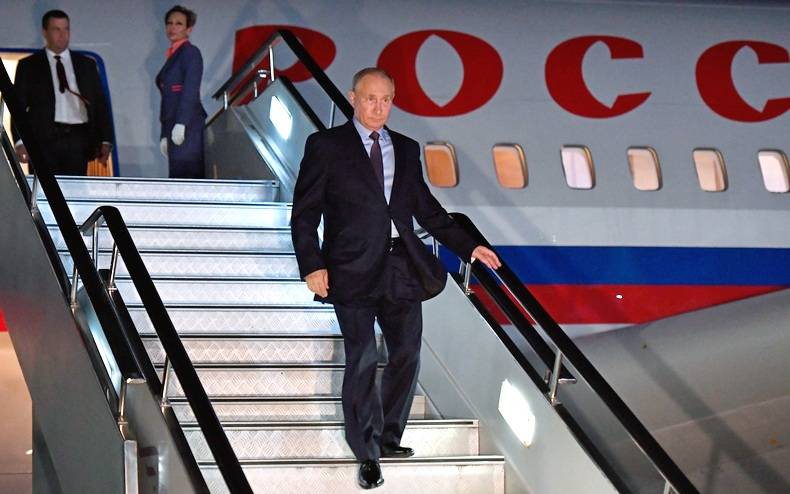 Путин прилетел в Таджикистан из-за афганской проблемы Путин прилетел в Таджикистан из-за афганской проблемы