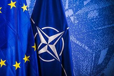 Угроза расширения: российские и зарубежные эксперты о саммите НАТО