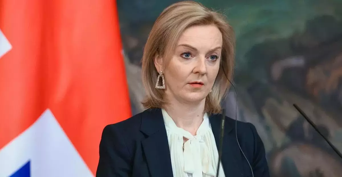 Диалог главы британского МИД Лиз Трасс с депутатом от Консервативной партии Диалог главы британского МИД Лиз Трасс с депутатом от Консервативной партии