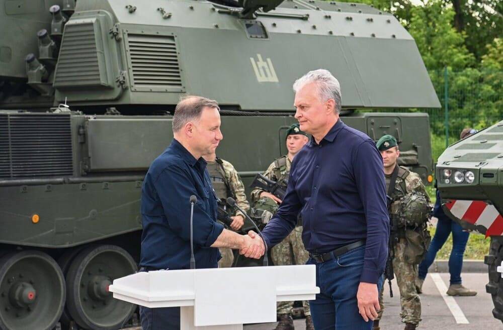 Литва и Польша сознательно бросают себя «на алтарь борьбы с агрессором»