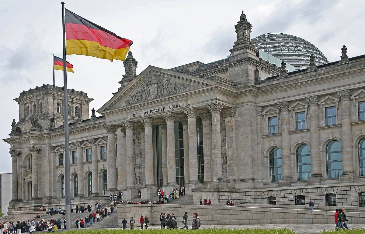 Выбор Германии: Берлин продолжит следовать антироссийским курсом