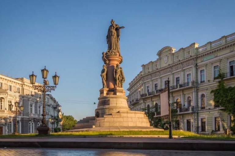 Одесса: охота на «коллаборантов» и мозолящая глаз украинству Екатерина II Одесса: охота на «коллаборантов» и мозолящая глаз украинству Екатерина II