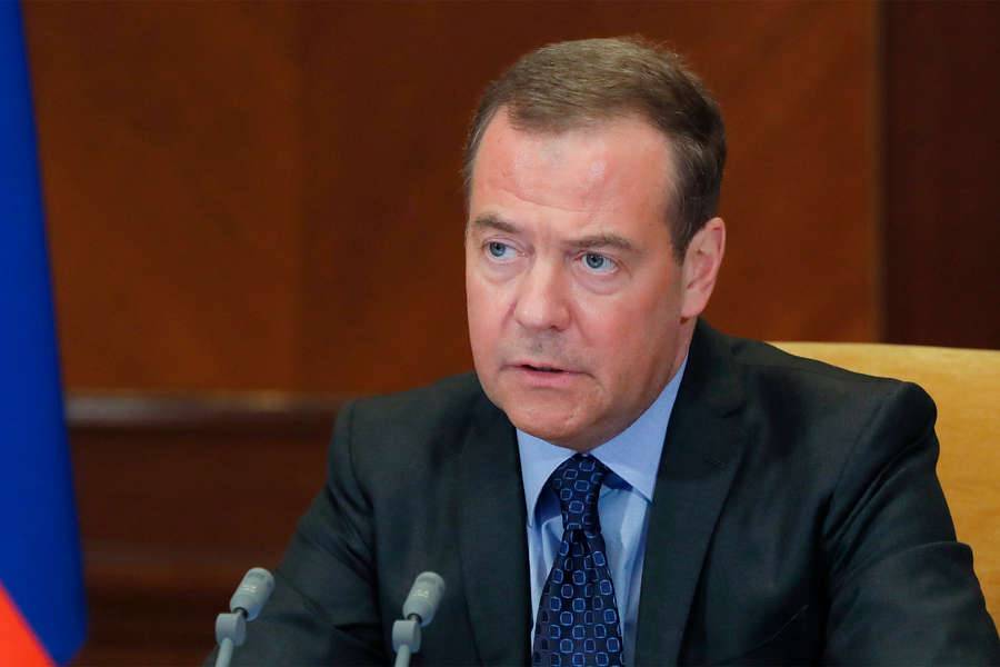 Медведев назвал 11 "грехов" России