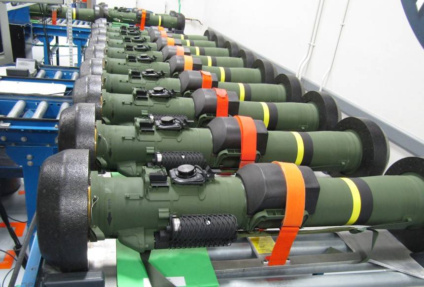 Политический посыл не в пользу поставок оружия Украине: признана неэффективность применения ПТРК Javelin на Украине