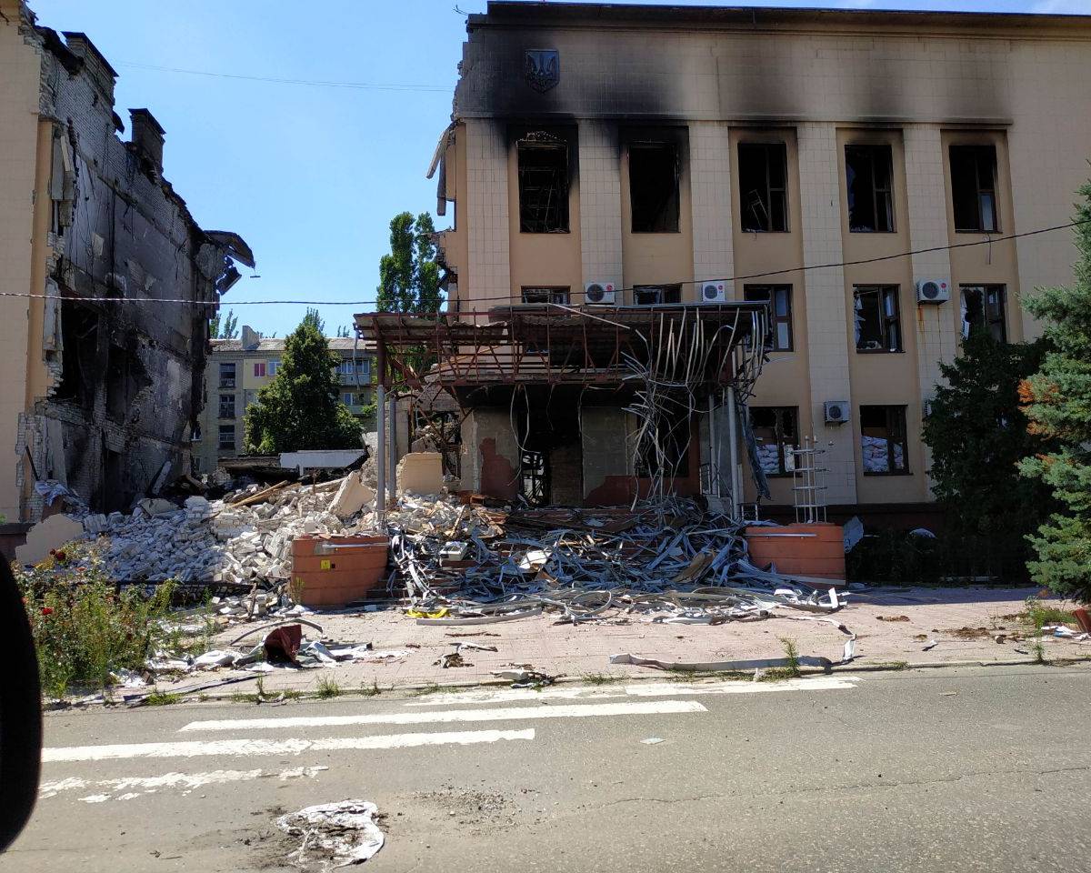 Лисичанск: Украинцы оставили за собой руины