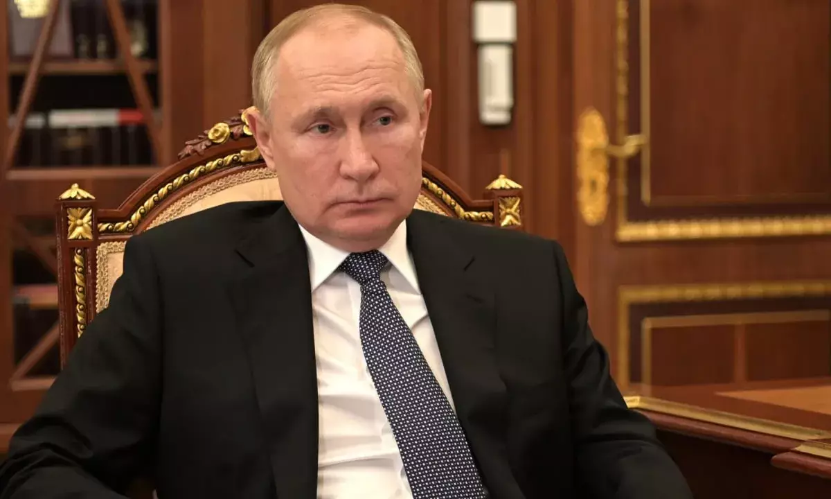 «Путин выигрывает». Авторы Politico смирились с крахом демократии в ЕС