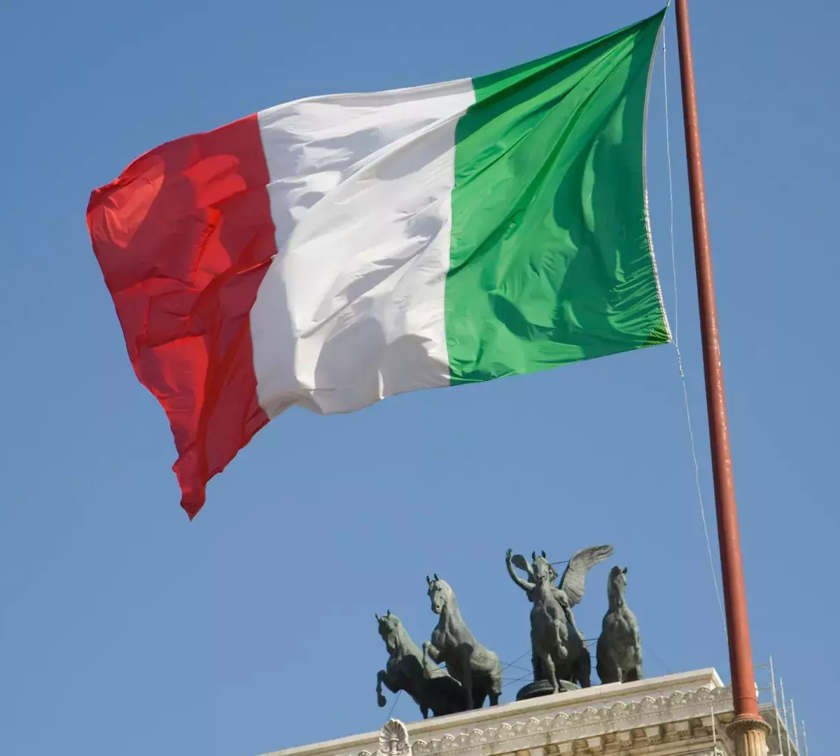 Победа правых: как поменяется политика Италии в отношении РФ после выборов