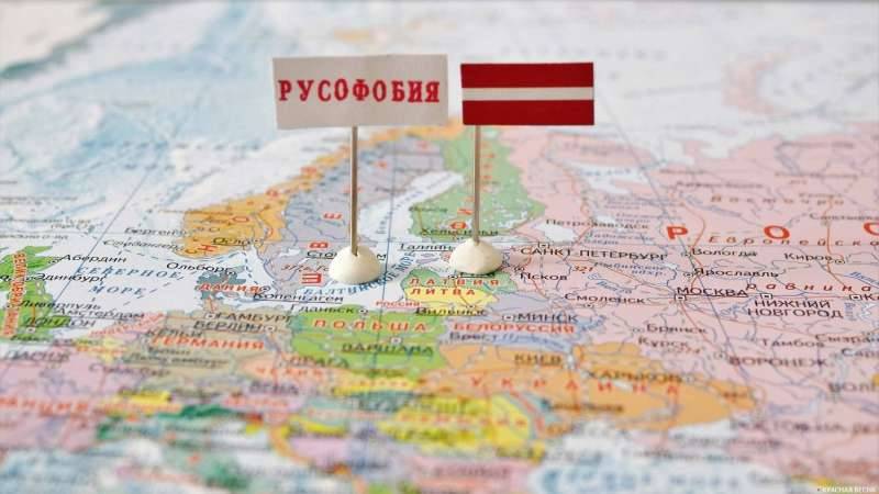 Россия должна подтолкнуть Прибалтику к денацификации