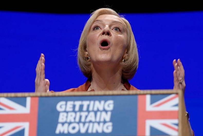 После отставки Лиз Трасс в Британии воцарился хаос: ждут Джонсона
