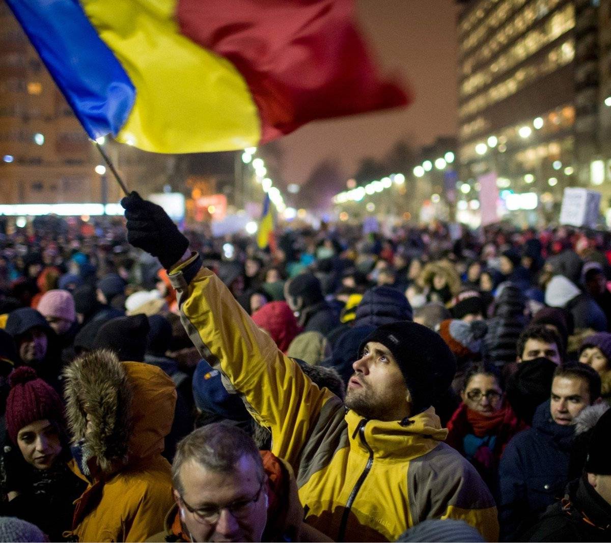 Граждане Румынии протестуют из-за военной помощи Украине