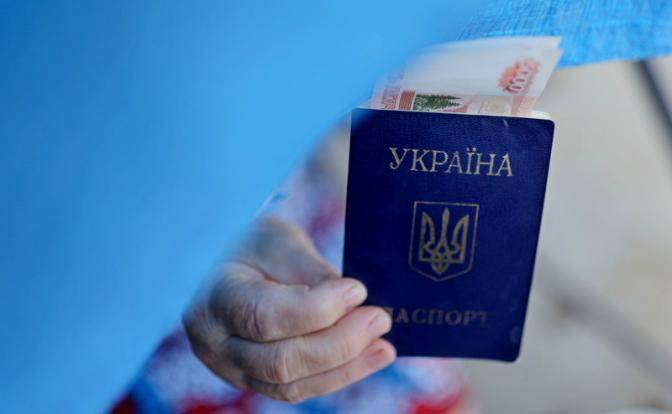 Много ли россиян ломанулись за украинскими паспортами, пусть и поддельными?
