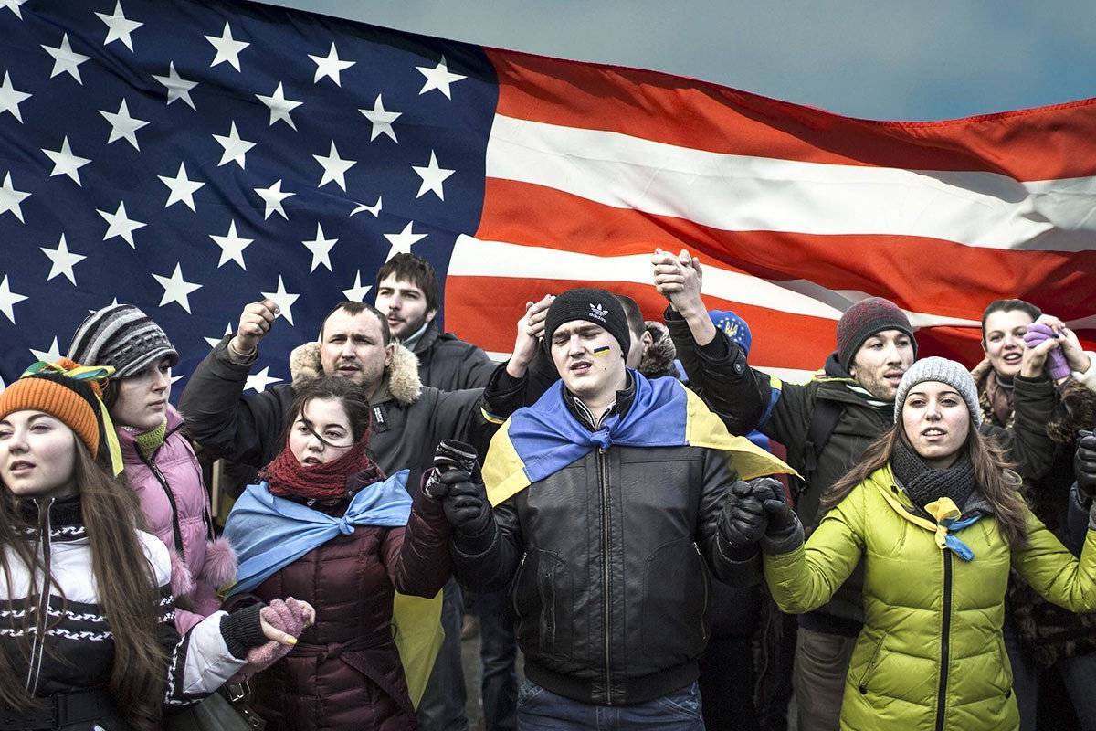 Политолог Саймс предсказал конец американской «лафы» для Украины