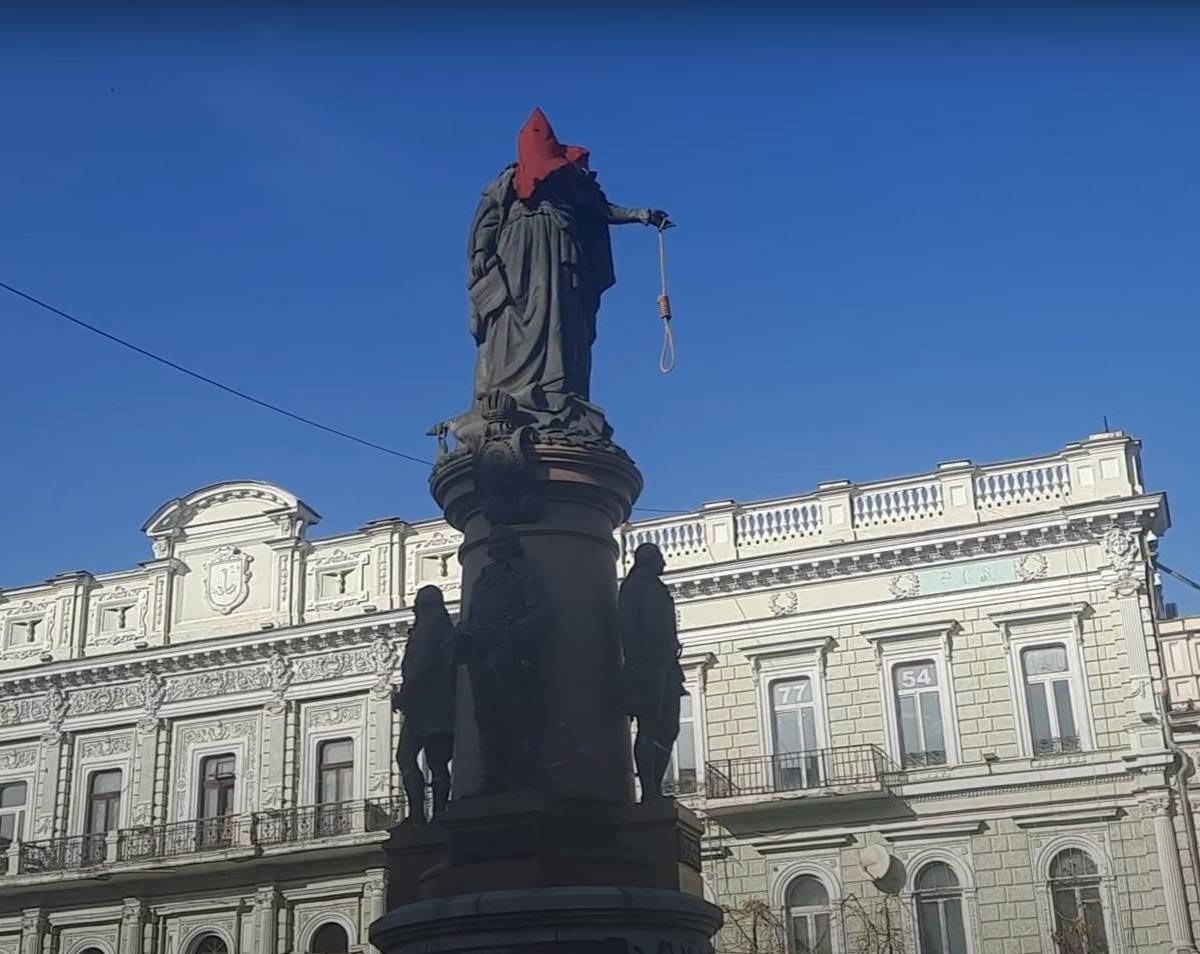 Киевскому режиму предрекли печальную судьбу после сноса памятников в Одессе