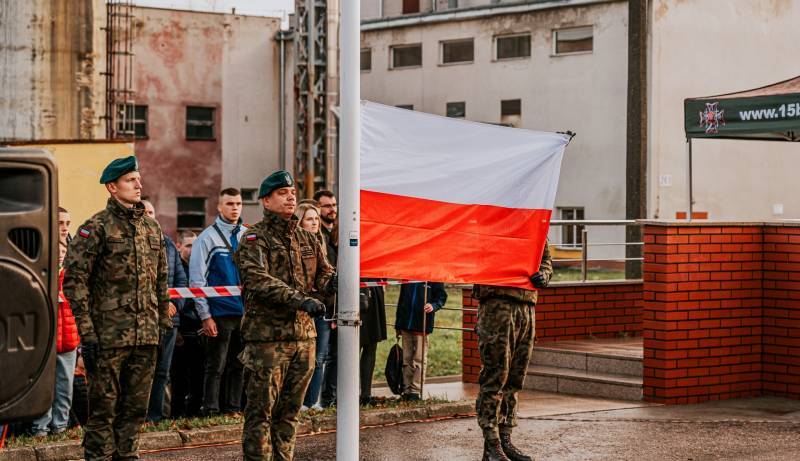 «Не наша война»: поляки высказались против прямого столкновения с РФ