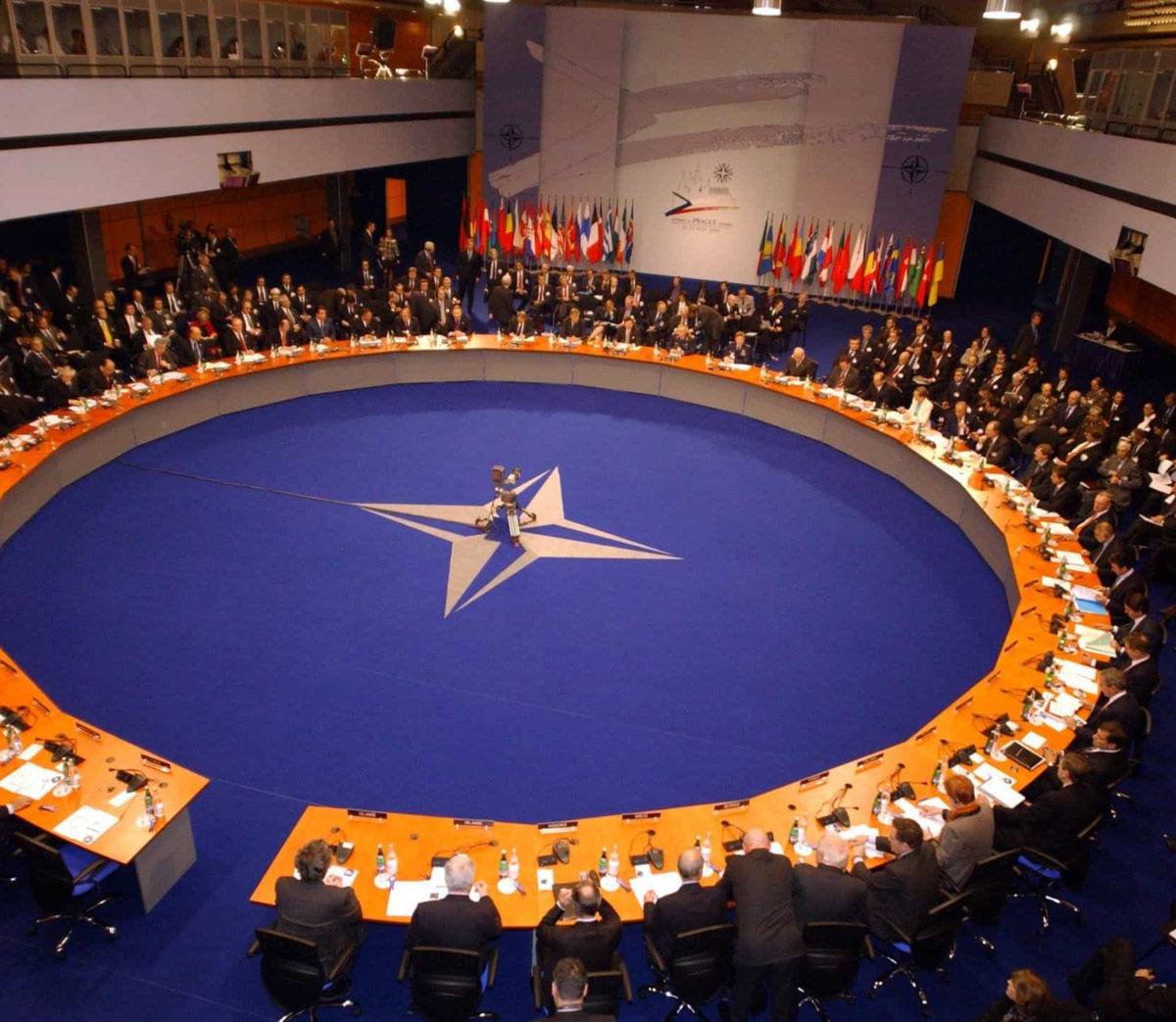 В Турции сетуют на притязания НАТО на Кавказ и Балканы