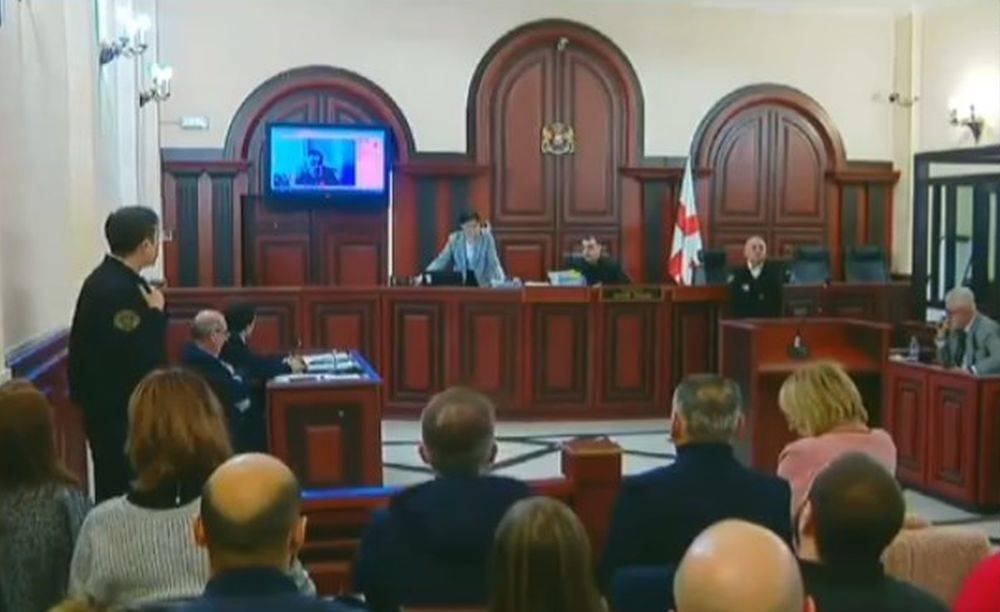 На судебном процессе в Тбилиси Саакашвили решил говорить лишь по-украински