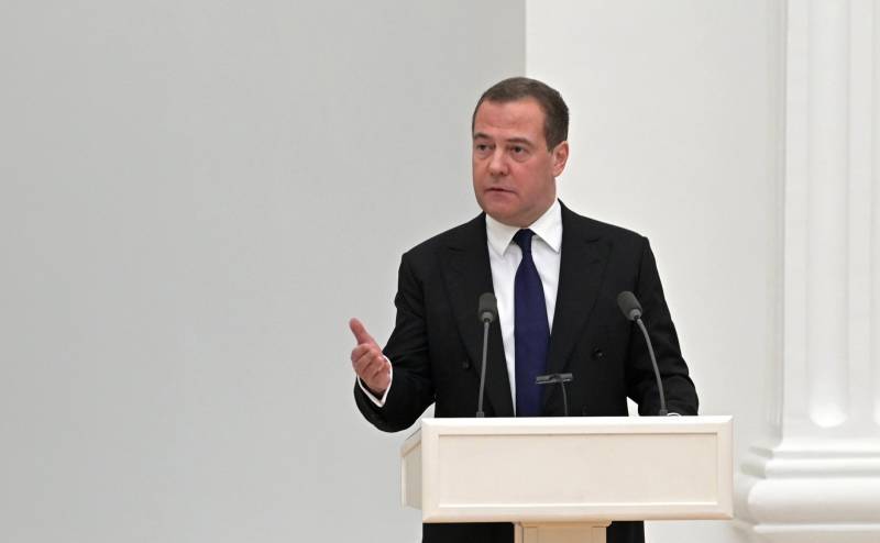 Медведев: уходящий год определил дальнейший миропорядок на ближайшие десятилетия