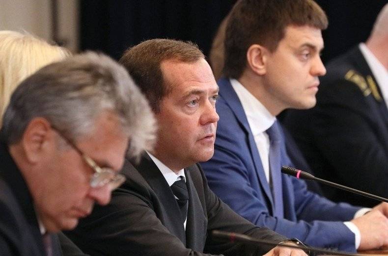 Смысл прогноза Медведева о распаде США и захвате Западной Украины