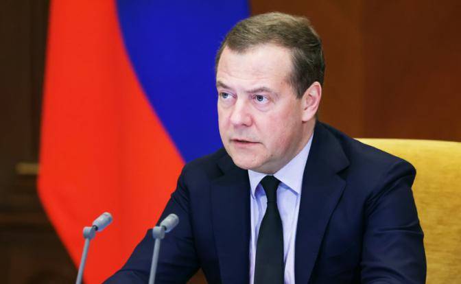 Дмитрий Медведев получил шанс вернуться «в большую обойму» Дмитрий Медведев получил шанс вернуться «в большую обойму»
