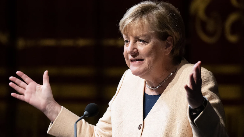 Втягивание в ловушку: что не так с признанием Меркель об Украине и НАТО