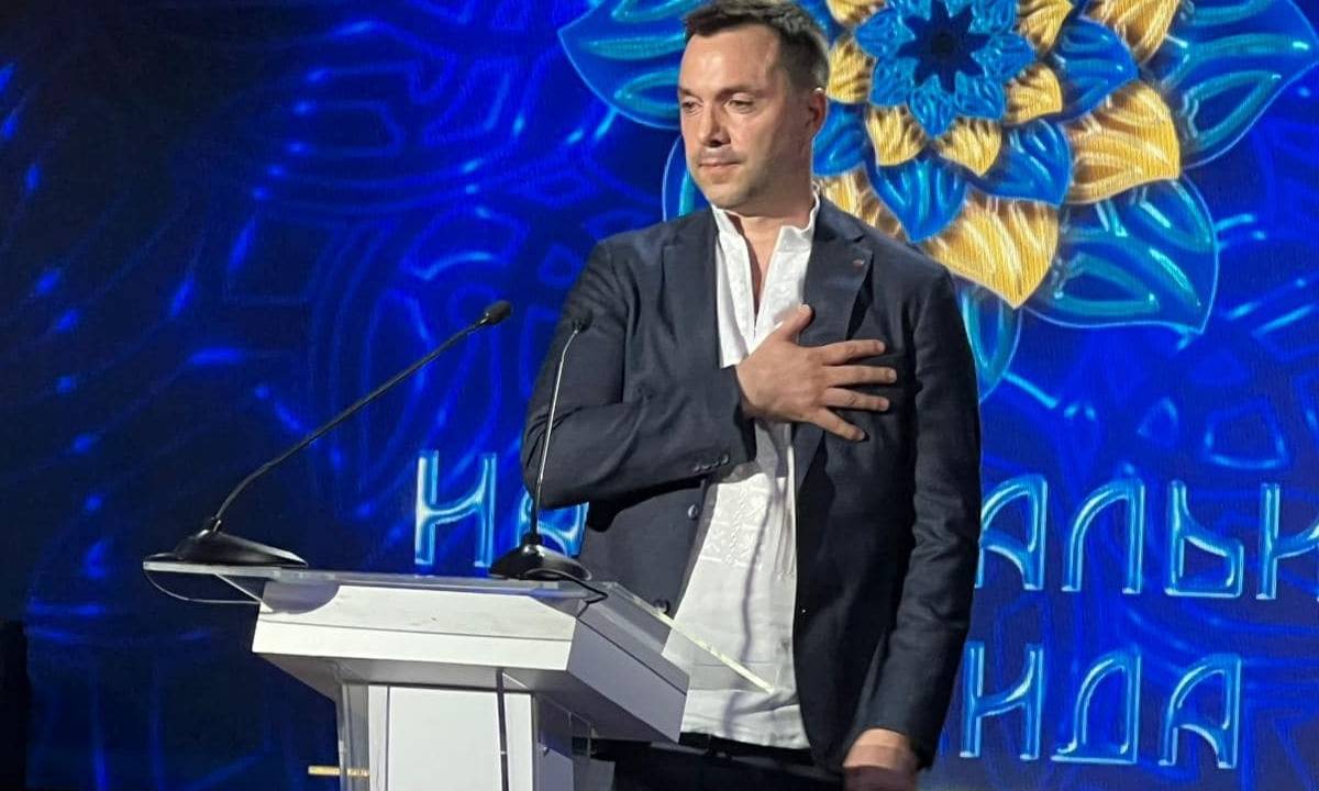 Украинская мафия: зачем киевская верхушка избавилась от Арестовича
