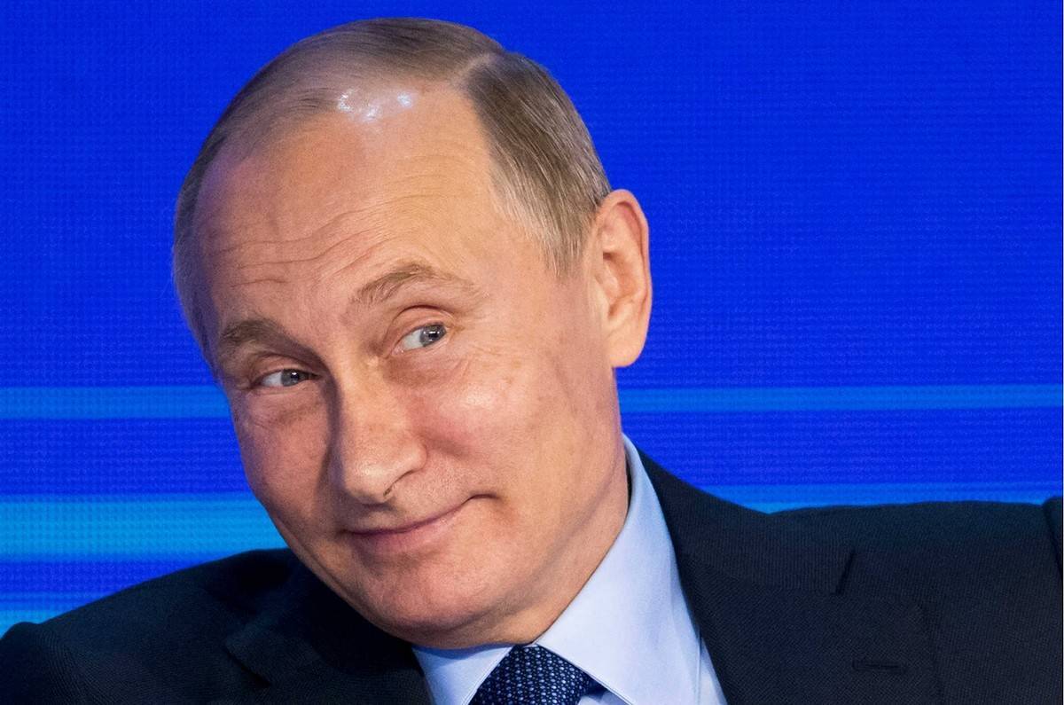 Макрон пытался «поиграть мышцами» перед Путиным, но не впечатлил его