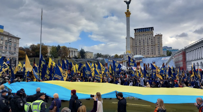 Воплощение давней мечты: зачем Киев хочет отменить общие с РФ праздники