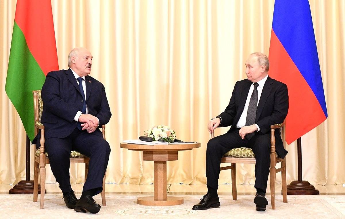 Белоруссия: Запад нагнетает – Минск держится, Лукашенко съездил в Москву
