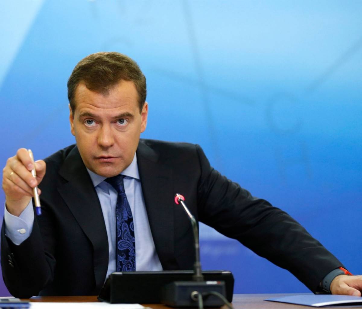 Зампред Совбеза Медведев отверг возможность существования мира без России