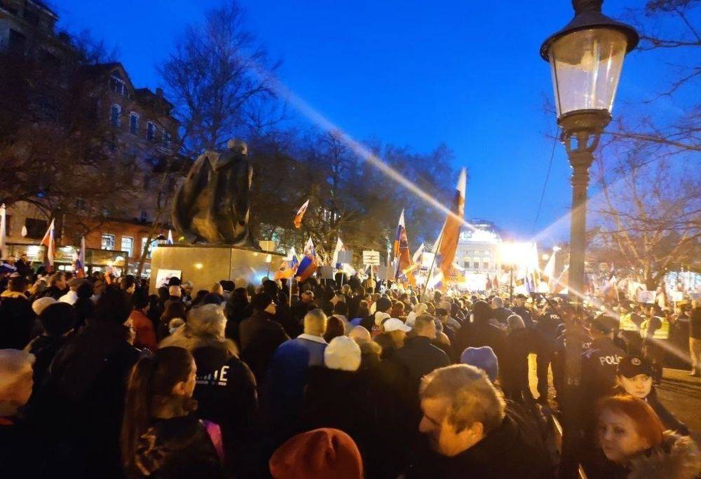 Митинг против НАТО и военной помощи Украине собрал в Словакии тысячи людей
