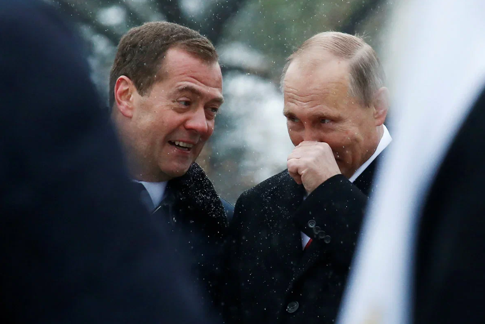 Медведев предсказал чудовищные последствия из-за решения об аресте Путина