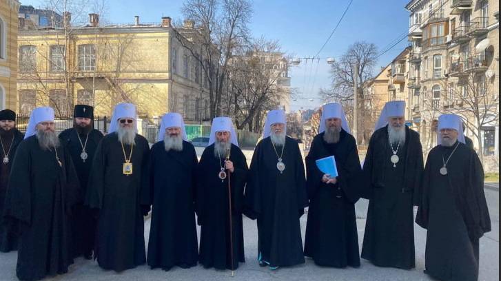 Унижение иерархов УПЦ перед Зеленским закончилось закрытием доступа к Лавре Унижение иерархов УПЦ перед Зеленским закончилось закрытием доступа к Лавре