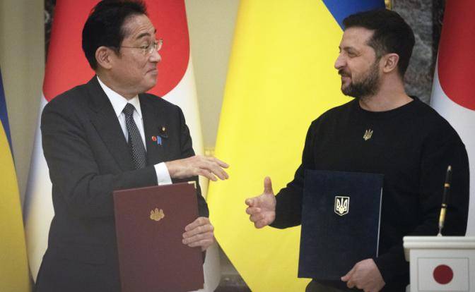 Премьер Японии Кисида в Киеве: сало под сакэ — а плохо не станет?