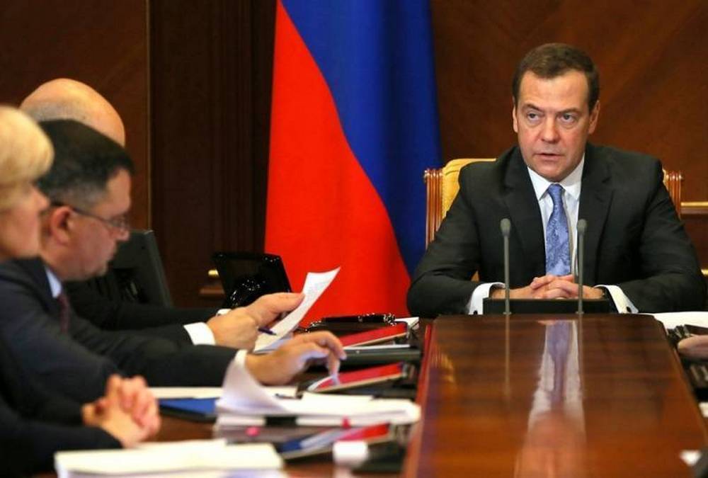 Имитация или трансформация: в кого превращается Дмитрий Медведев?